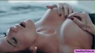 Jaclyn Taylor aspettavo di fare sesso con Liv Selvaggio e l&#039;orgasmo