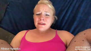 Stiefzuster Krijgt Eerste Anale en Cum in haar Grote Kont / Met SexySpunkyGirl