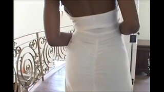 Nyomi να την ψειρού