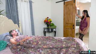 Vechi vitreg anal naibii de slab în latina fiica vitregă