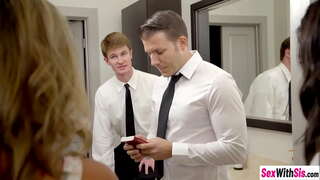 Seksikas teismeliste Ms Faris ja Whitney Wright meeldis hardcore threesom seksi pärast nad imeda riista,